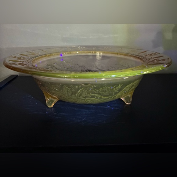 Elegant Pink Depression Glass Three-footed Console Bowl - Picture 3 of 6